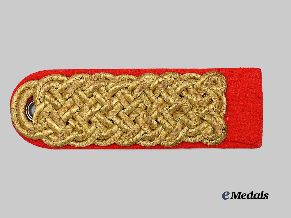 an_sa_officer's_shoulder_board_e_medals__g21967_2