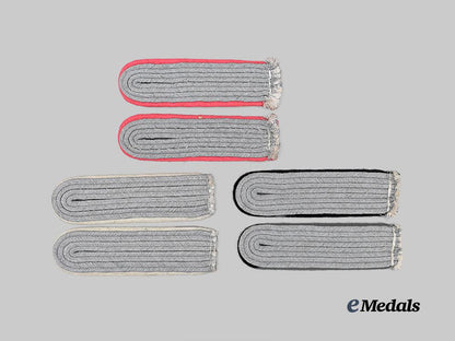 germany,_heer._a_lot_of_shoulder_boards_for_leutnant_ranks,_multiple_branches_e_medals__g36346_2