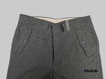germany,_wehrmacht._a_pair_of_assault_gun_personnel_m40_trousers,_by_max_müller_e_medals__g47706_2