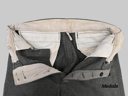 germany,_wehrmacht._a_pair_of_assault_gun_personnel_m40_trousers,_by_max_müller_e_medals__g47706_3