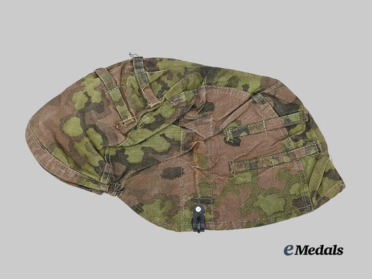germany,_s_s._a_waffen-_s_s_b-_pattern_oak_leaf_camouflage_helmet_cover_e_medals__g48887_2