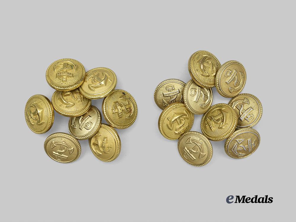 germany,_kriegsmarine._a_lot_of_uniform_buttons_e_medals__g50335_2