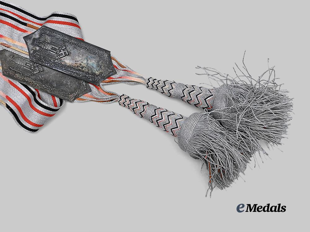 germany,_wehrmacht._a_general_standard_flag_banderole_e_medals__g59231_3