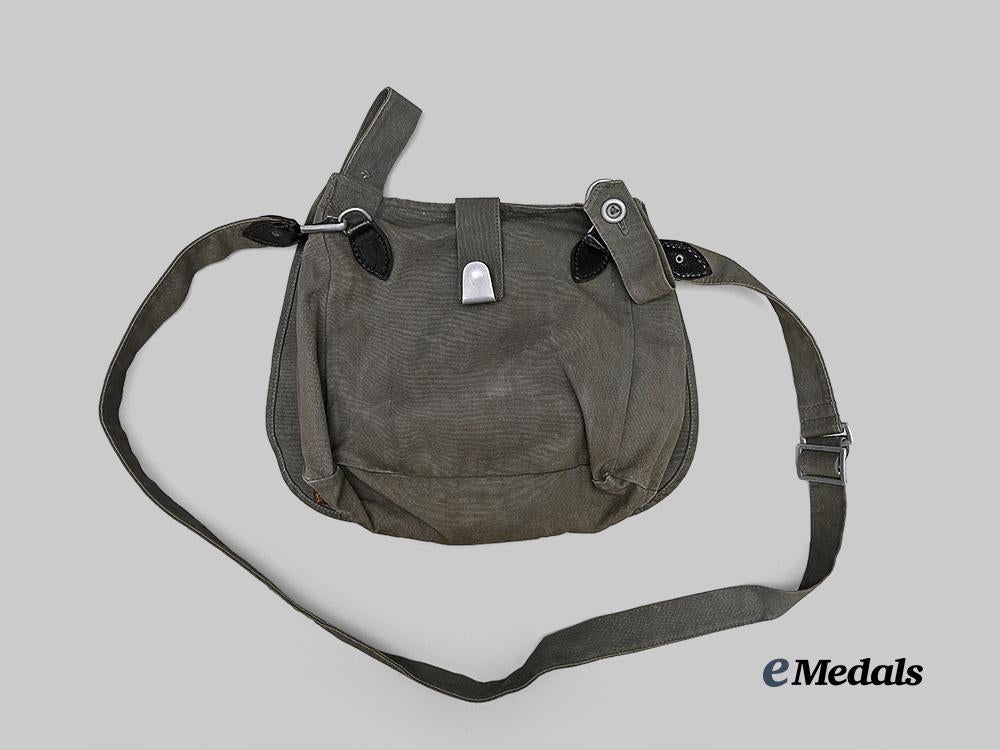 germany,_heer._an_m31_bread_bag,_owner-_attributed_example_e_medals__g60483_5