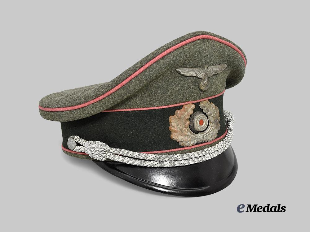 germany,_heer._an_armoured_troops_officer’s_visor_cap_e_medals__g60839_4