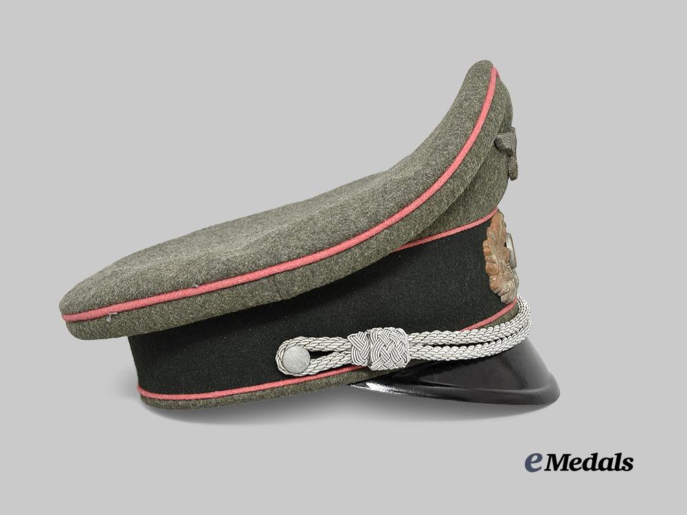 germany,_heer._an_armoured_troops_officer’s_visor_cap_e_medals__g60839_5