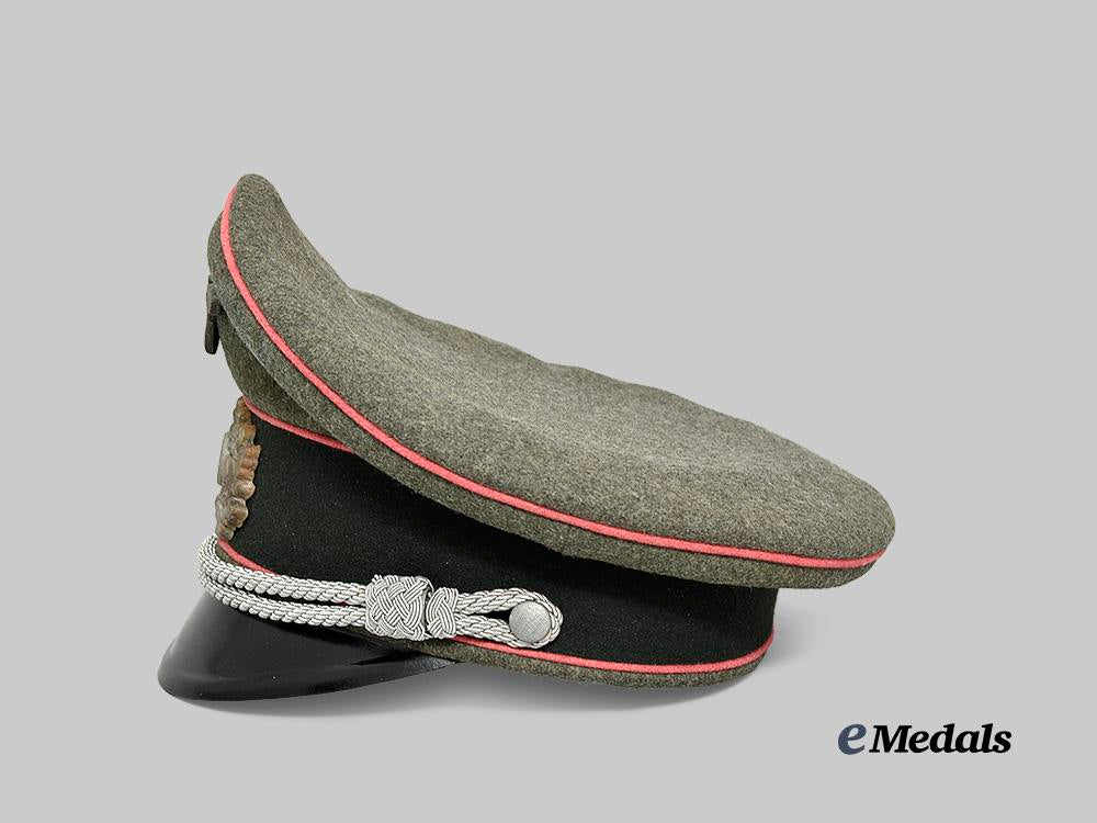 germany,_heer._an_armoured_troops_officer’s_visor_cap_e_medals__g60839_6
