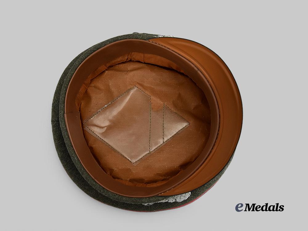 germany,_heer._an_armoured_troops_officer’s_visor_cap_e_medals__g60839_9