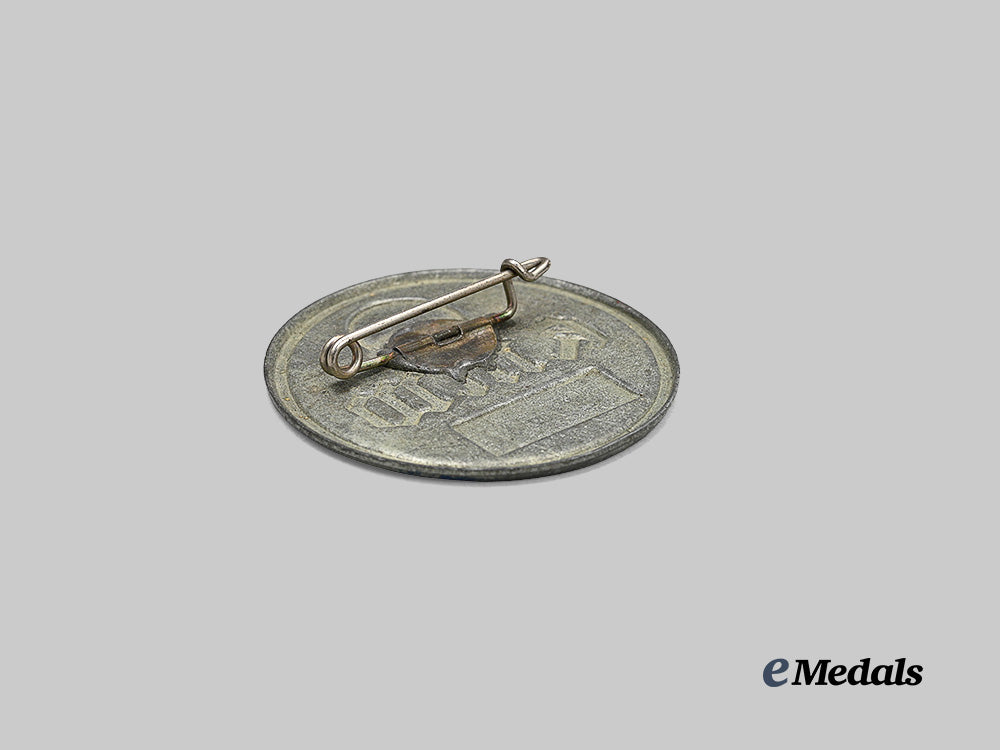 germany,_kriegsmarine._a_kriegsmarinewerft_wilhelmshaven_worker’s_identification_badge_e_medals__g60907_4
