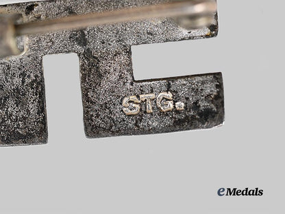 germany,_third_reich._a_pair_of_patriotic_swastika_badges_in_silver,_british_export_examples_e_medals__g60927_6