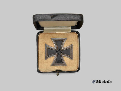 germany,_wehrmacht._a1939_iron_cross_i_class,_with_case,_by_rudolf_souval_e_medals__g60929_3