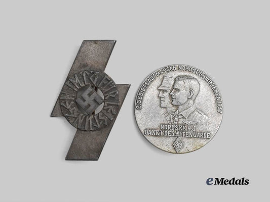 germany,_h_j._a_pair_of_badges_e_medals__g60932_2