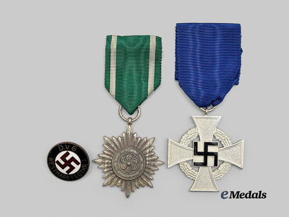 germany,_third_reich._a_mixed_lot_of_awards_and_badges_e_medals__g60938_2