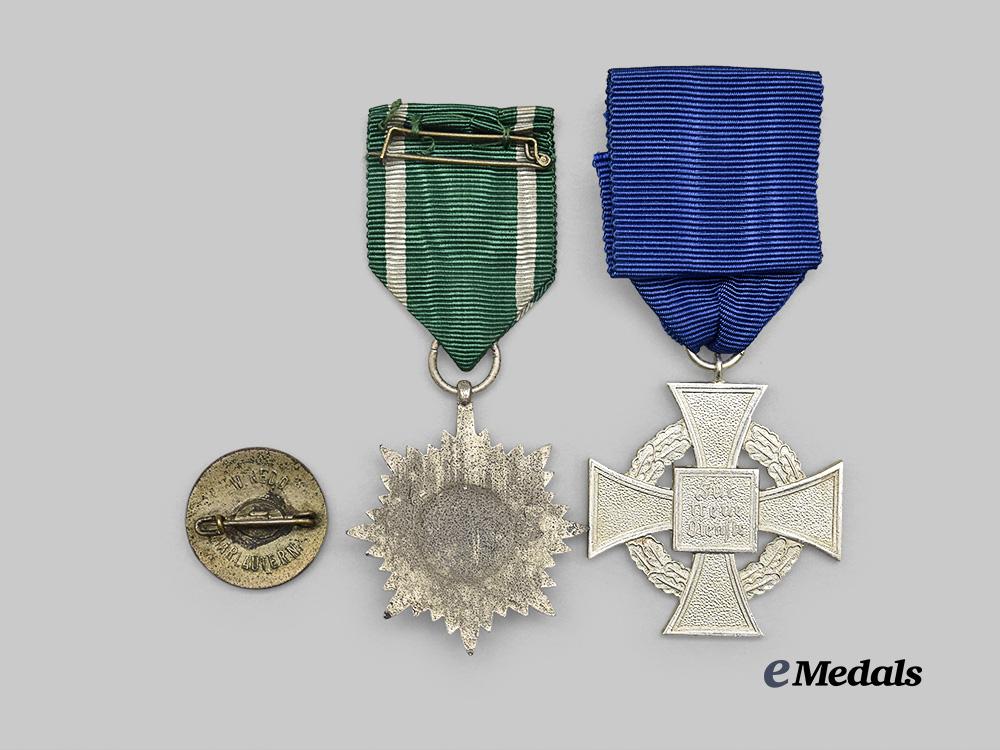 germany,_third_reich._a_mixed_lot_of_awards_and_badges_e_medals__g60938_4