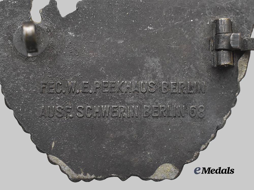 germany,_kriegsmarine._an_s-_boat_badge,_type_i_i,_by_schwerin_e_medals__g60950_7