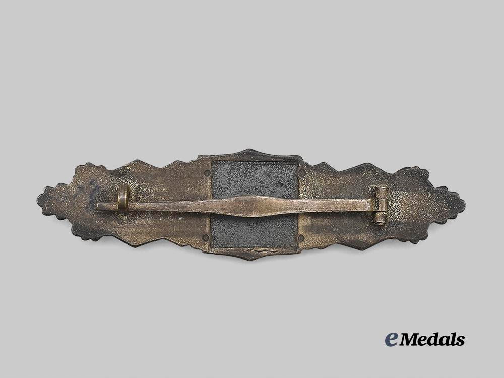 germany,_wehrmacht._a_close_combat_clasp,_silver_grade,_six_dot_manufacturer_e_medals__g60957_3