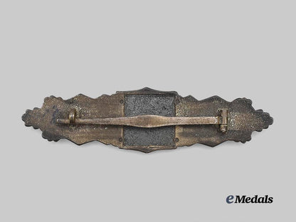germany,_wehrmacht._a_close_combat_clasp,_silver_grade,_six_dot_manufacturer_e_medals__g60957_3