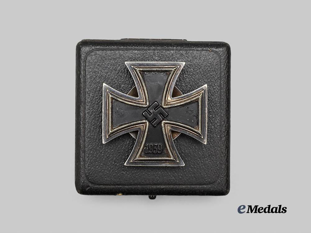 germany,_wehrmacht._a1939_iron_cross_i_class,_screwback_version_with_case,_by_rudolf_souval_e_medals__g60960_5