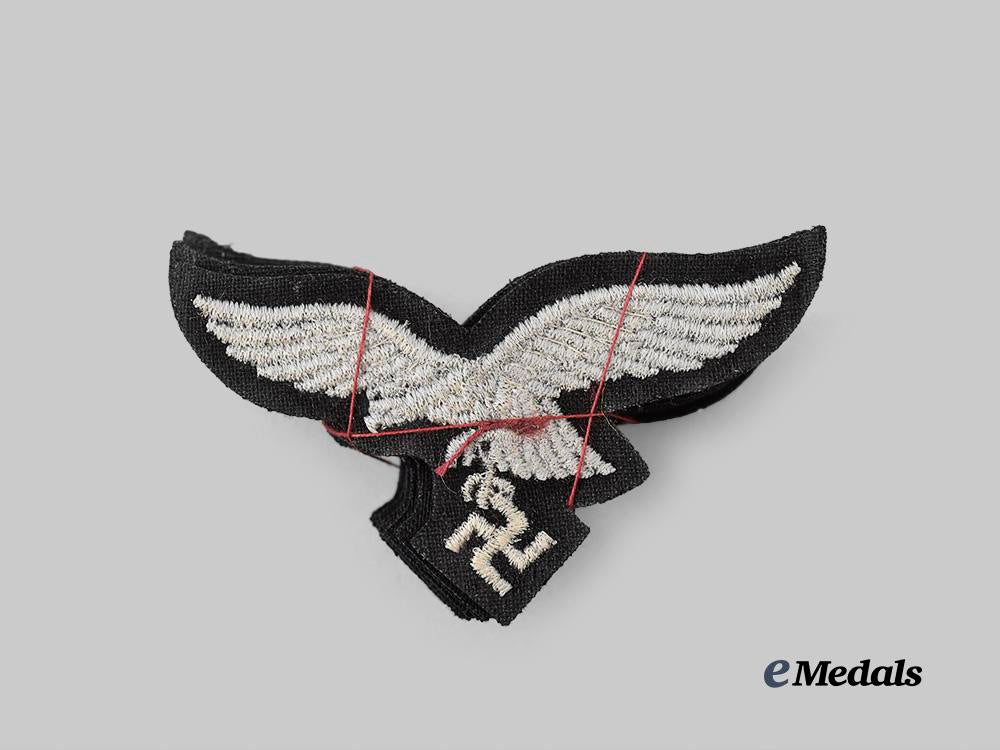 germany,_luftwaffe._a_lot_of_mint_and_unissued1st_fallschirm-_panzer_division_hermann_göring_uniform_eagles_e_medals__g60967_4