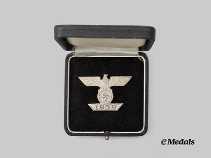 germany,_wehrmacht._a1939_clasp_to_the_iron_cross_i_class,_type_i_i_with_period_case,_by_b._h._mayer_e_medals__g60978_3