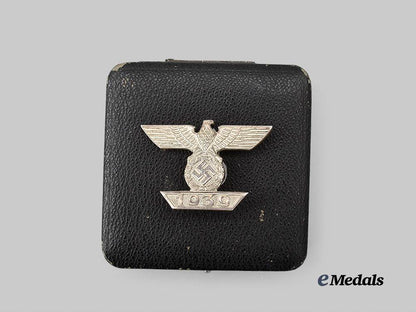 germany,_wehrmacht._a1939_clasp_to_the_iron_cross_i_class,_type_i_i_with_period_case,_by_b._h._mayer_e_medals__g60978_4