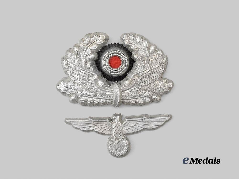 germany,_third_reich._a_set_of_bahnschutz_visor_cap_insignia_e_medals__g61001_2