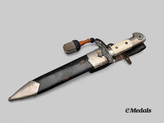 germany,_te_no._a_hewer_for_enlisted_and_non-_commissioned_ranks,_with_hanger,_by_carl_eickhorn_e_medals__g61011_2