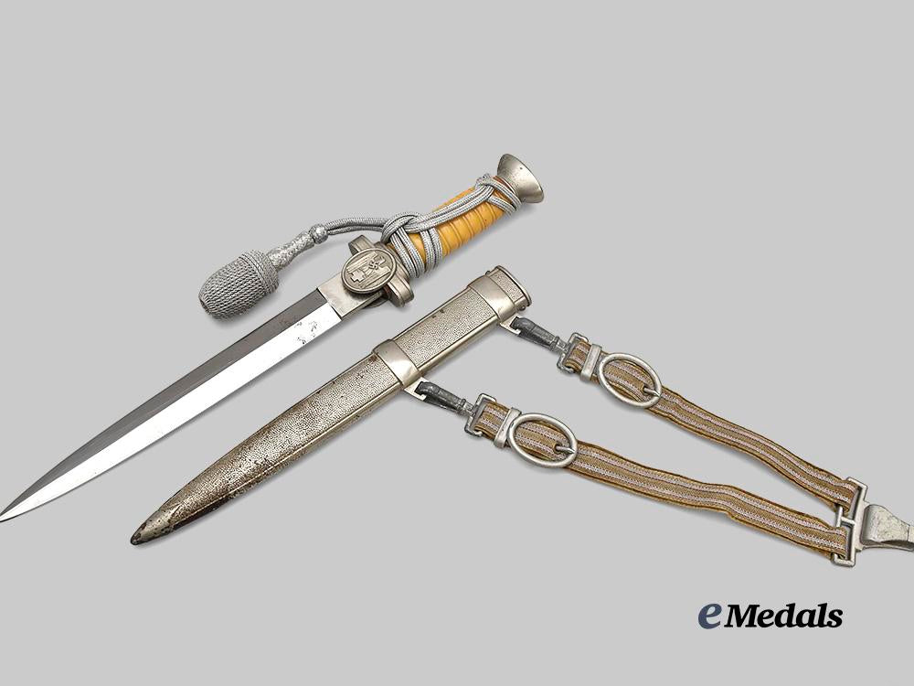 germany,_d_r_k._a_red_cross_leader’s_dagger,_with_hanger_e_medals__g61014_3