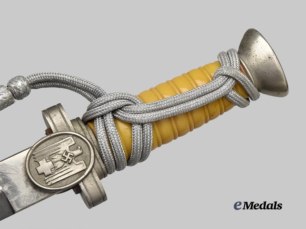 germany,_d_r_k._a_red_cross_leader’s_dagger,_with_hanger_e_medals__g61014_6