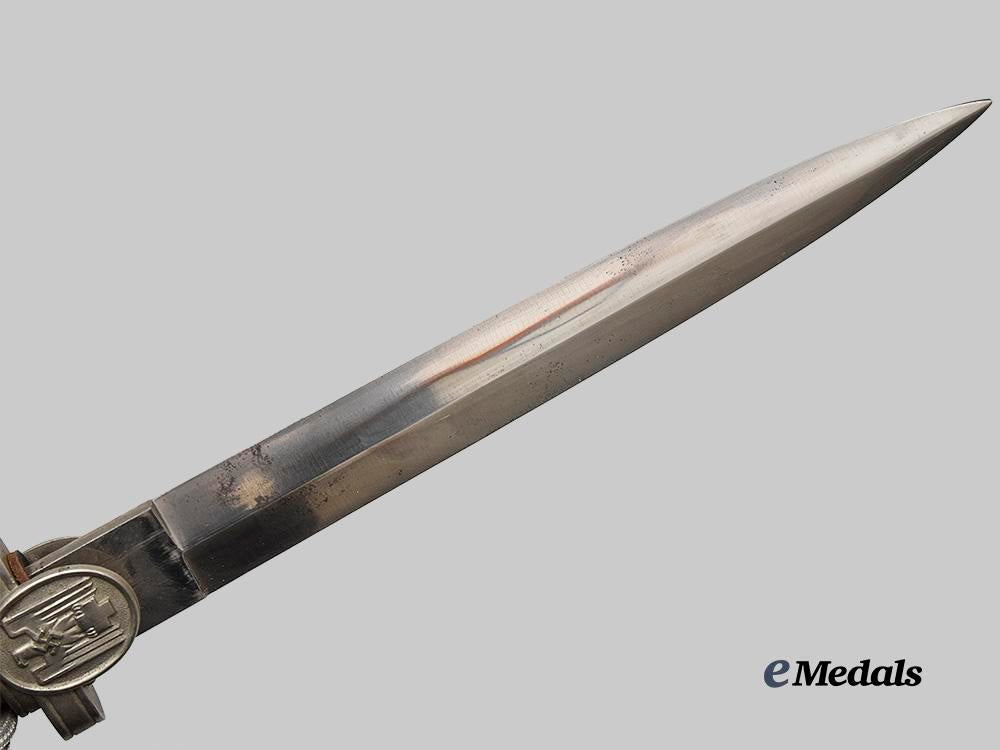 germany,_d_r_k._a_red_cross_leader’s_dagger,_with_hanger_e_medals__g61014_8