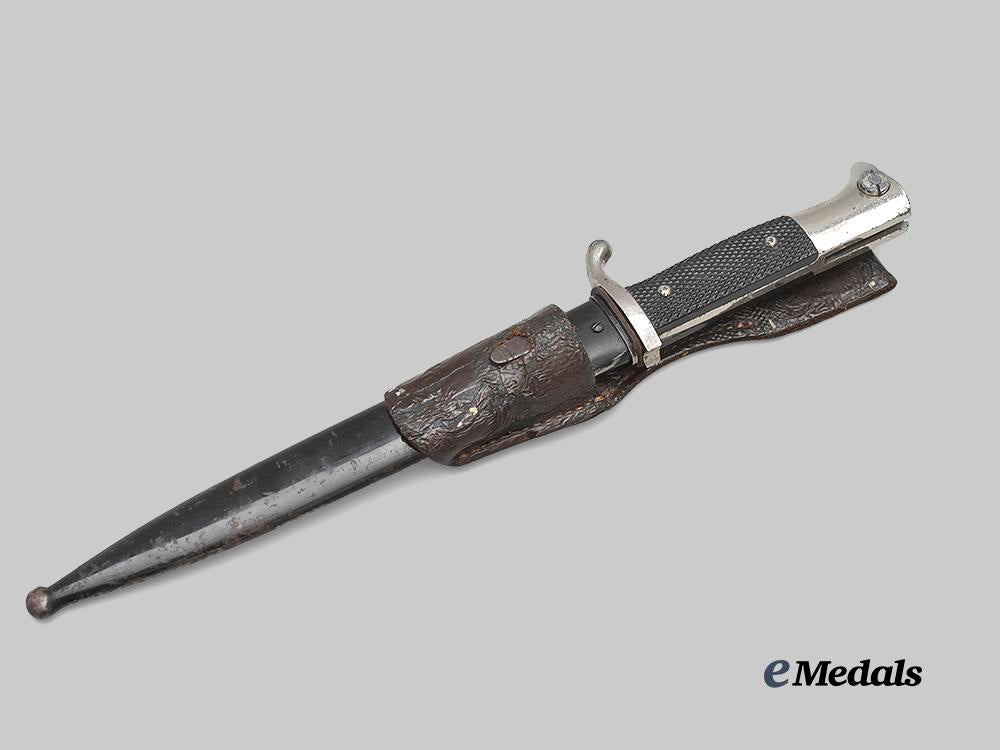 germany,_heer._an_unusual_dress_bayonet,_with_distributor_and_outfitter_marks_e_medals__g61016_2