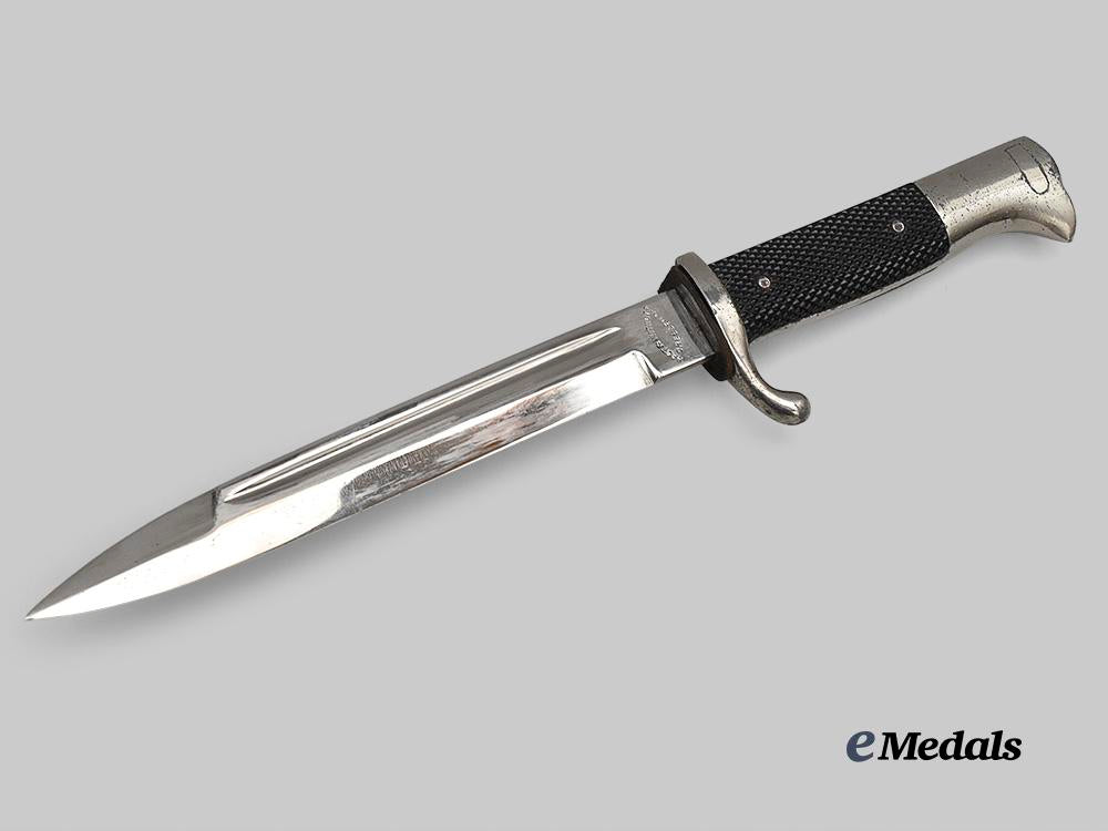 germany,_heer._an_unusual_dress_bayonet,_with_distributor_and_outfitter_marks_e_medals__g61016_4