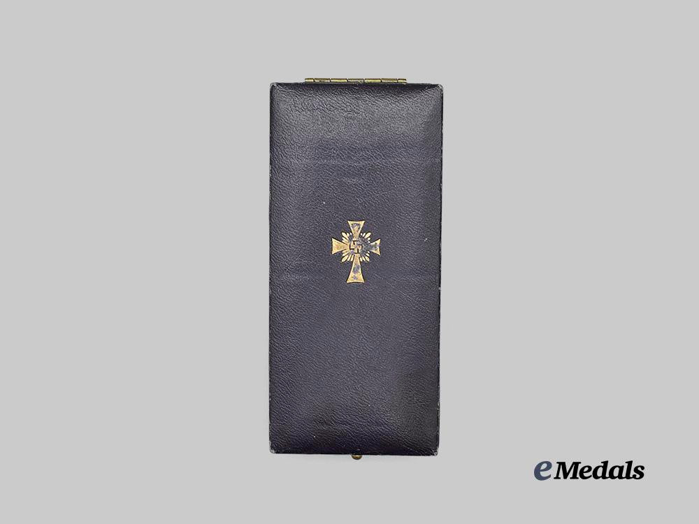 germany,_third_reich._an_honour_cross_of_the_german_mother,_gold_grade_with_case,_by_b._h._mayer_e_medals__g61020_2