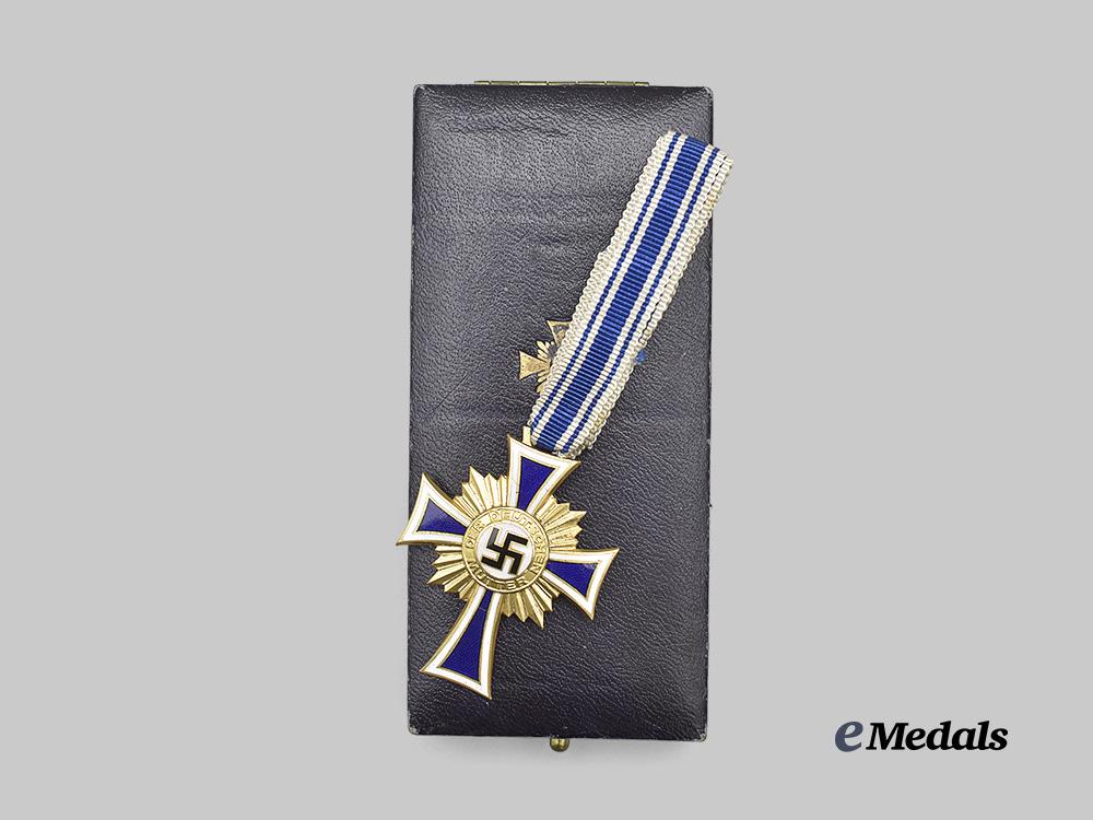 germany,_third_reich._an_honour_cross_of_the_german_mother,_gold_grade_with_case,_by_b._h._mayer_e_medals__g61020_5