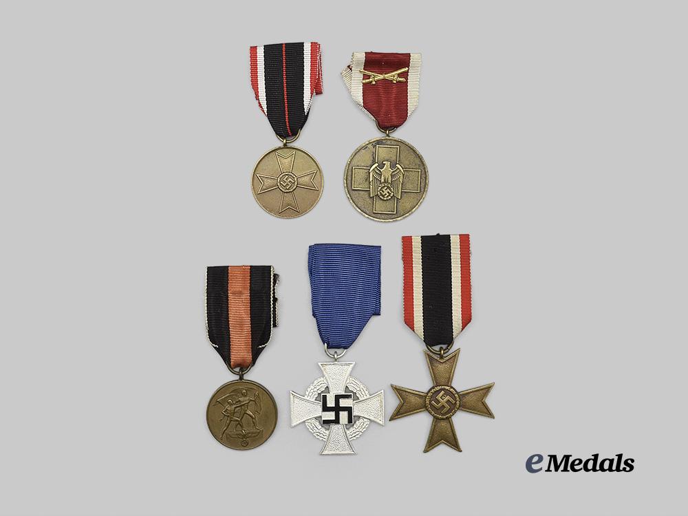 germany,_third_reich._a_mixed_lot_of_awards_for_military_and_civil_service_e_medals__g61022_2