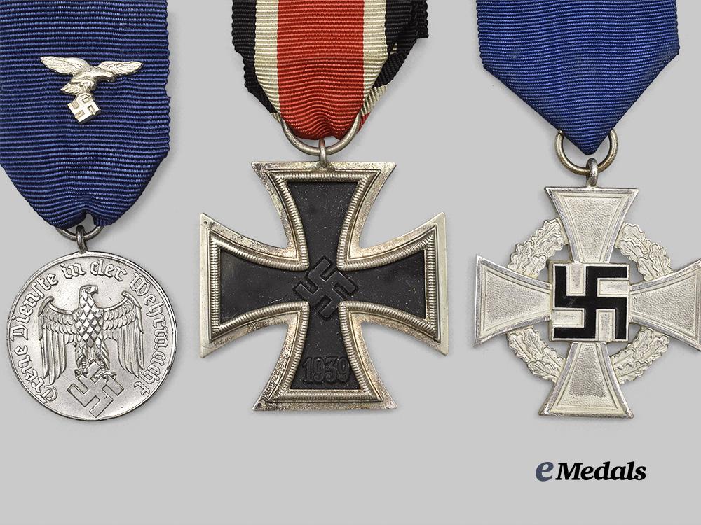 germany,_third_reich._a_mixed_lot_of_awards_for_military_and_civil_service_e_medals__g61031_3