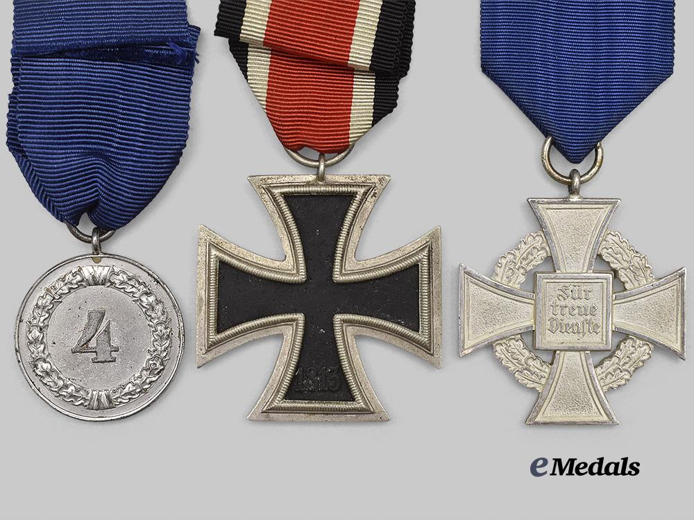 germany,_third_reich._a_mixed_lot_of_awards_for_military_and_civil_service_e_medals__g61031_5