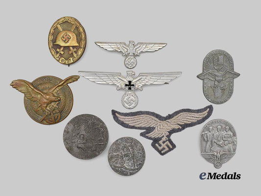 germany,_third_reich._a_mixed_lot_of_badges_and_insignia_e_medals__g61032_2