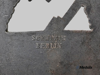 germany,_kriegsmarine._a_coastal_artillery_war_badge,_by_schwerin_e_medals__g61050_5