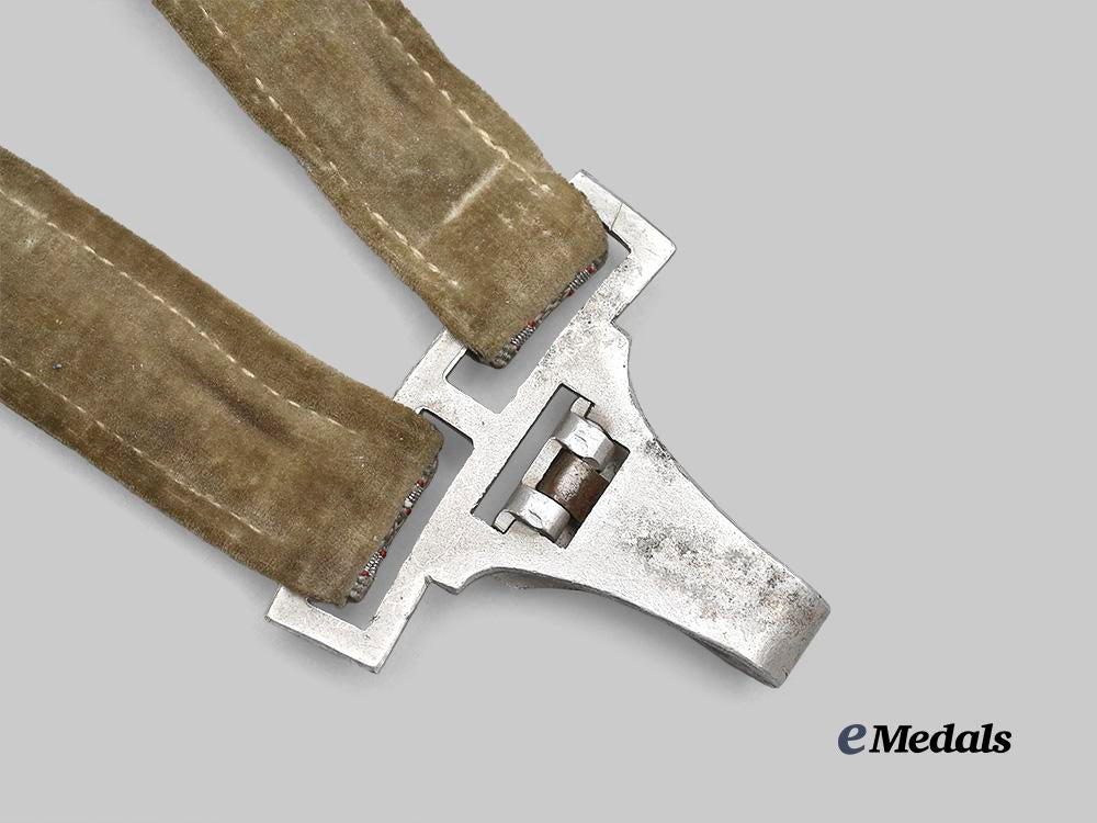 germany,_d_r_k._a_rare_leader’s_dagger_hanger_e_medals__g61059_5