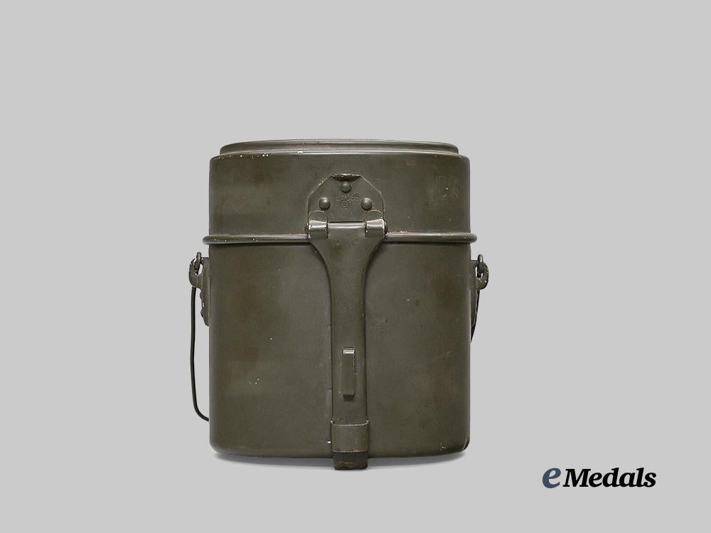 germany,_heer._an_m1910_mess_kit_e_medals__g61064_3