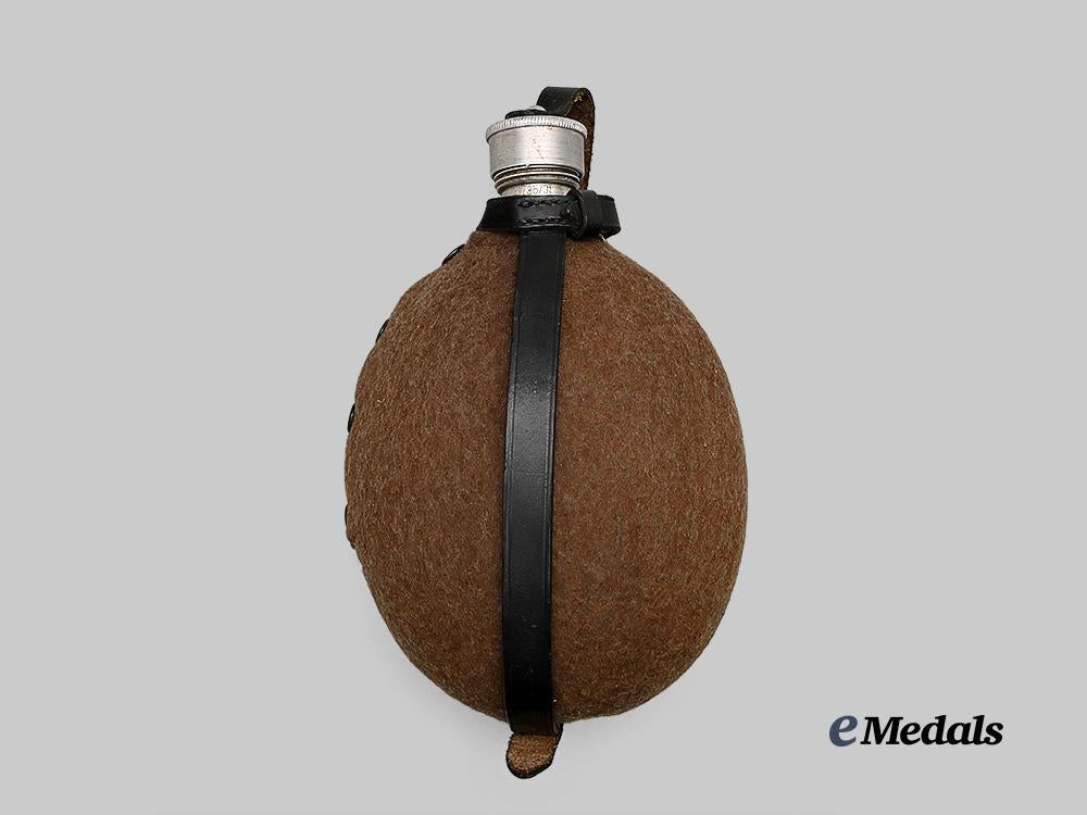 germany,_third_reich._a_canteen_for_party_organizations_e_medals__g61065_2