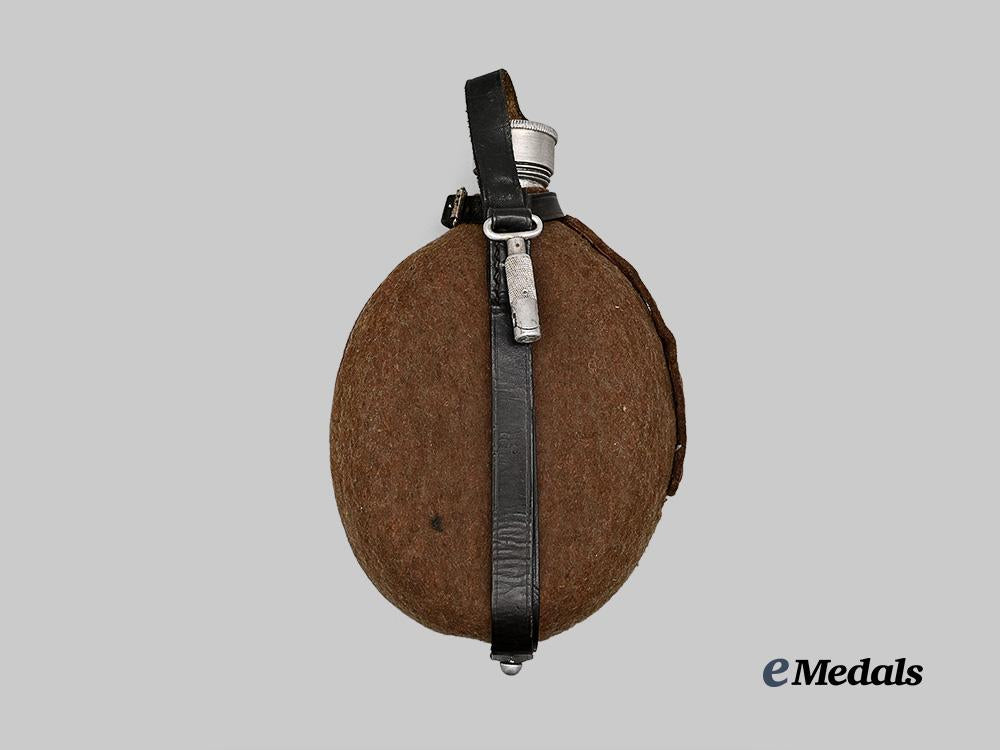 germany,_third_reich._a_canteen_for_party_organizations_e_medals__g61065_3