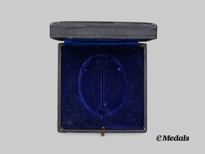 germany,_luftwaffe._a_case_for_a_pilot’s_badge,_early-_to_mid-_war_example_e_medals__g61070_3