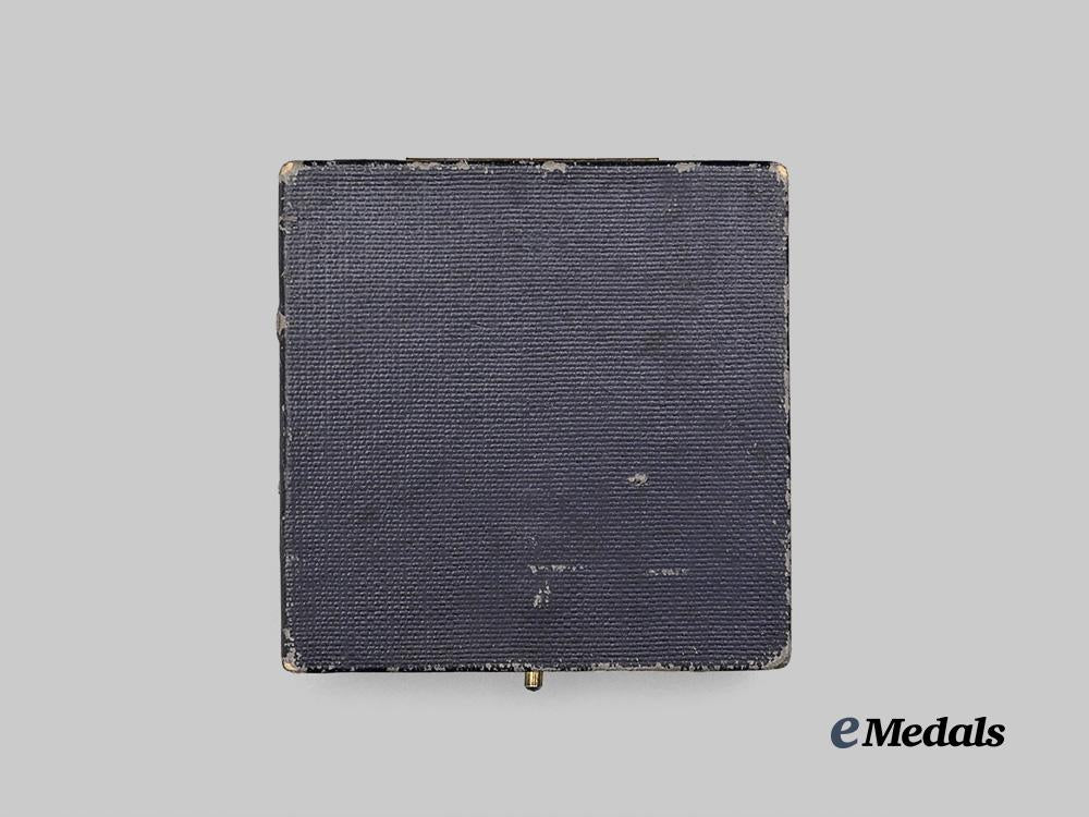 germany,_luftwaffe._a_case_for_a_pilot’s_badge,_early-_to_mid-_war_example_e_medals__g61070_5