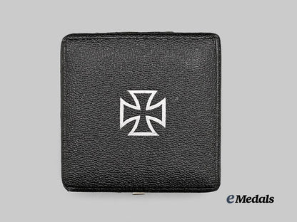germany,_wehrmacht._a_mint1939_iron_cross_i_class,_with_case,_by_wilhelm_deumer_e_medals__g61074_2