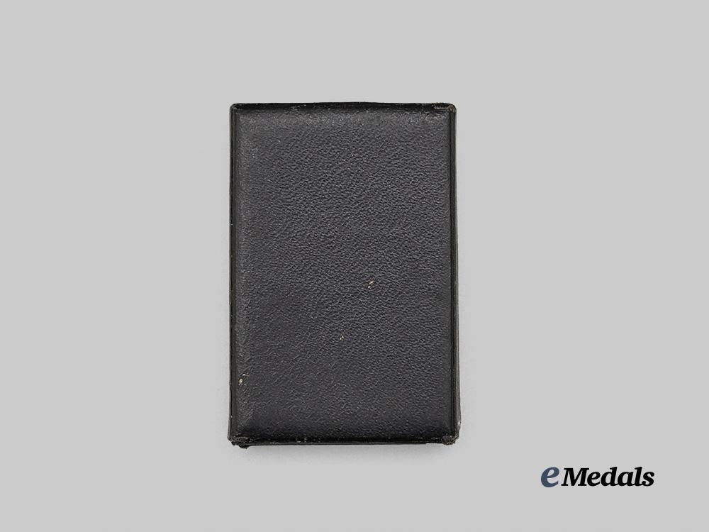 germany,_third_reich._an_honour_cross_of_the_german_mother,_gold_grade_miniature_with_case,_by_rudolf_souval_e_medals__g61076_2