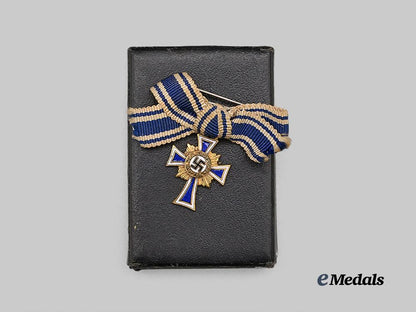 germany,_third_reich._an_honour_cross_of_the_german_mother,_gold_grade_miniature_with_case,_by_rudolf_souval_e_medals__g61076_3