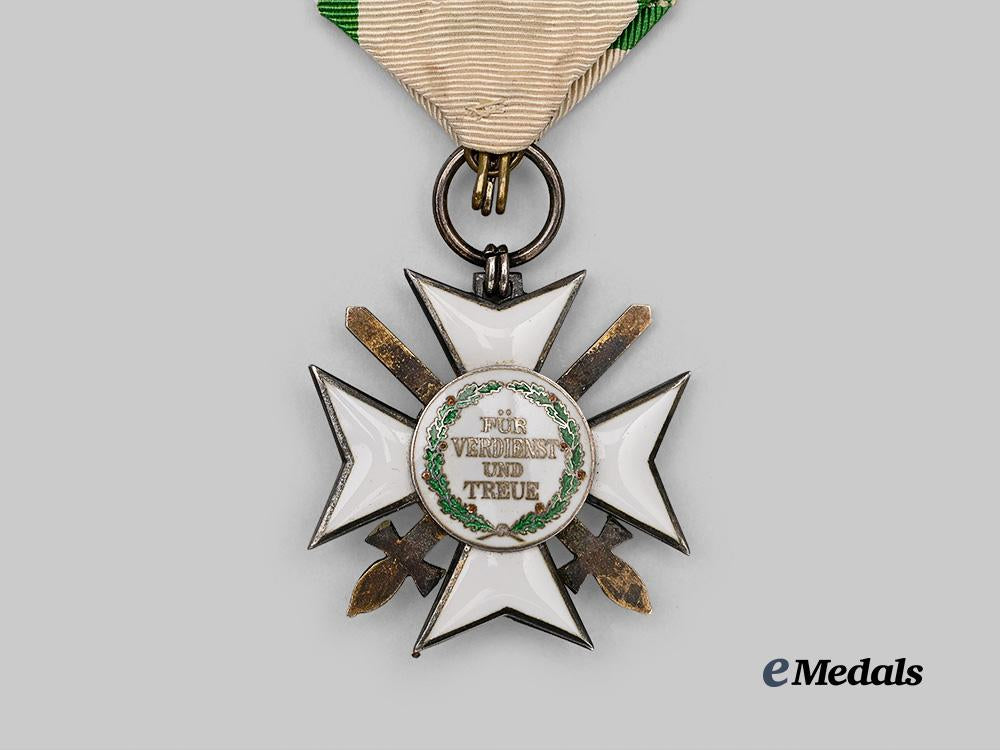 saxony,_kingdom._an_order_of_merit,_i_i_class_knight’s_cross_with_swords,_by_g._a._scharffenberg_e_medals__g61079_3