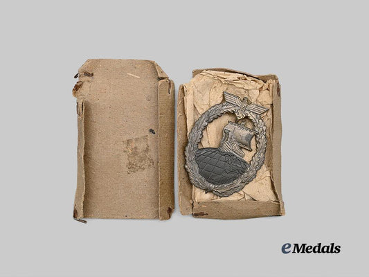 germany,_kriegsmarine._an_auxiliary_cruiser_war_badge,_with_case,_by_friedrich_orth_e_medals__g61082_3